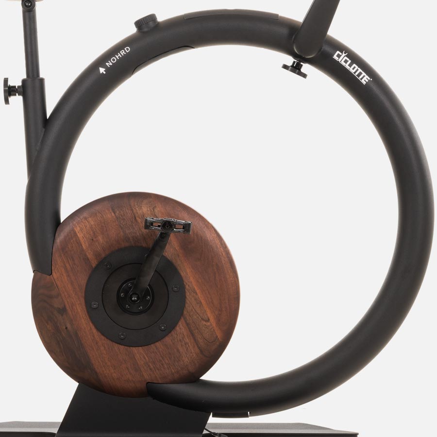 nohrd ciclotte walnut detail